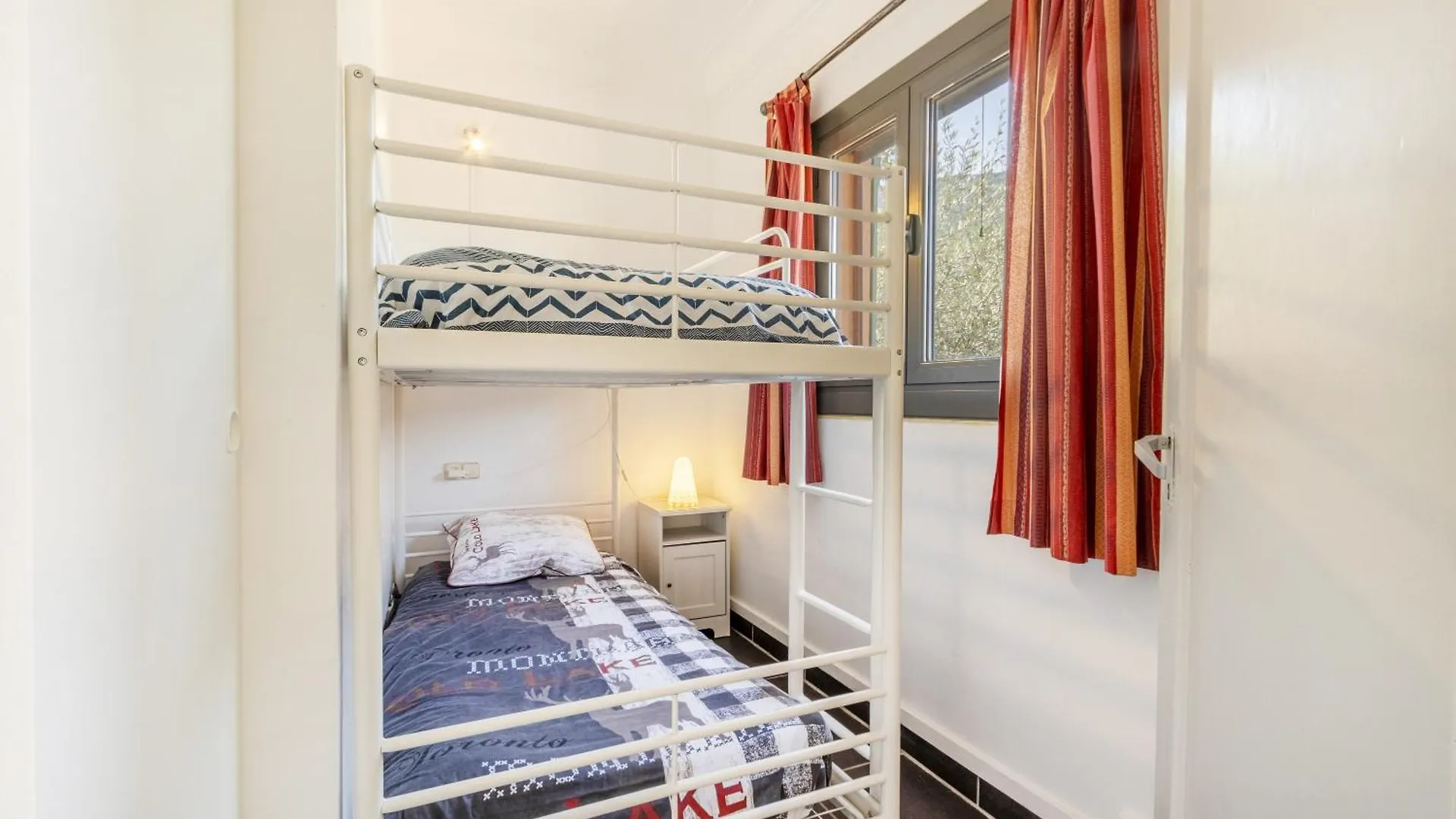 Holiday home Maison Avec Piscine En Catalogne Aramunt