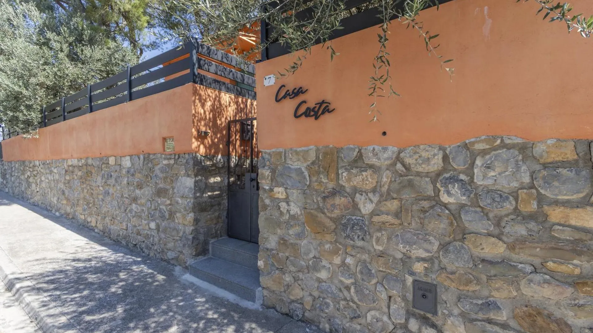Holiday home Maison Avec Piscine En Catalogne Aramunt